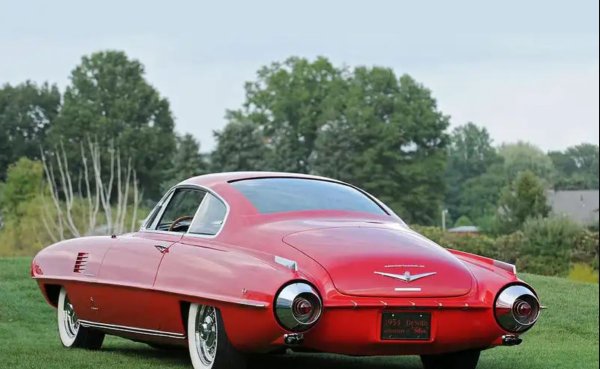 През 1954 г. компанията Ghia проектира Adventurer II като прототип, за да демонстрира възможностите на марката. С удължен преден капак и дълъг заден надвес, концепцията изпъква превъзходството на европейския дизайн. Уникална характеристика на този автомобил е плъзгащият се люк, който се скрива в областта на багажника. Adventurer II е построен върху шасито на Desoto Imperial Series S-19 и се задвижва от двигател на Chrysler Firepower Hemi.